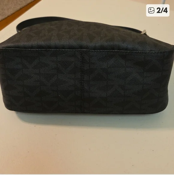 Michael Kors Shoulder Bag - Picture 2 of 4